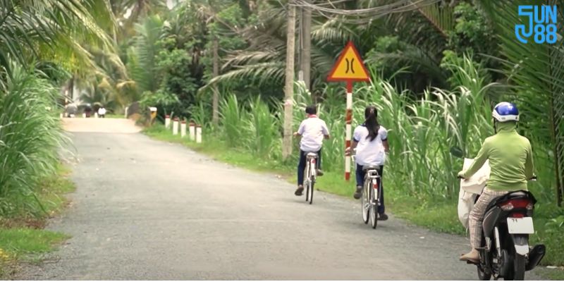 Món quà xe đạp của Jun88 thúc đẩy động lực học tập của trẻ em nghèo